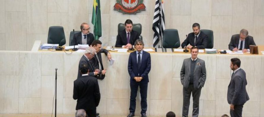 Alesp aprova projeto que altera o teto salarial do funcionalismo paulista